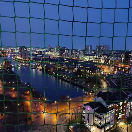 Quayside Penthouse 2 Bedroom Ensuite Near Media City & Manchester United Exterior foto